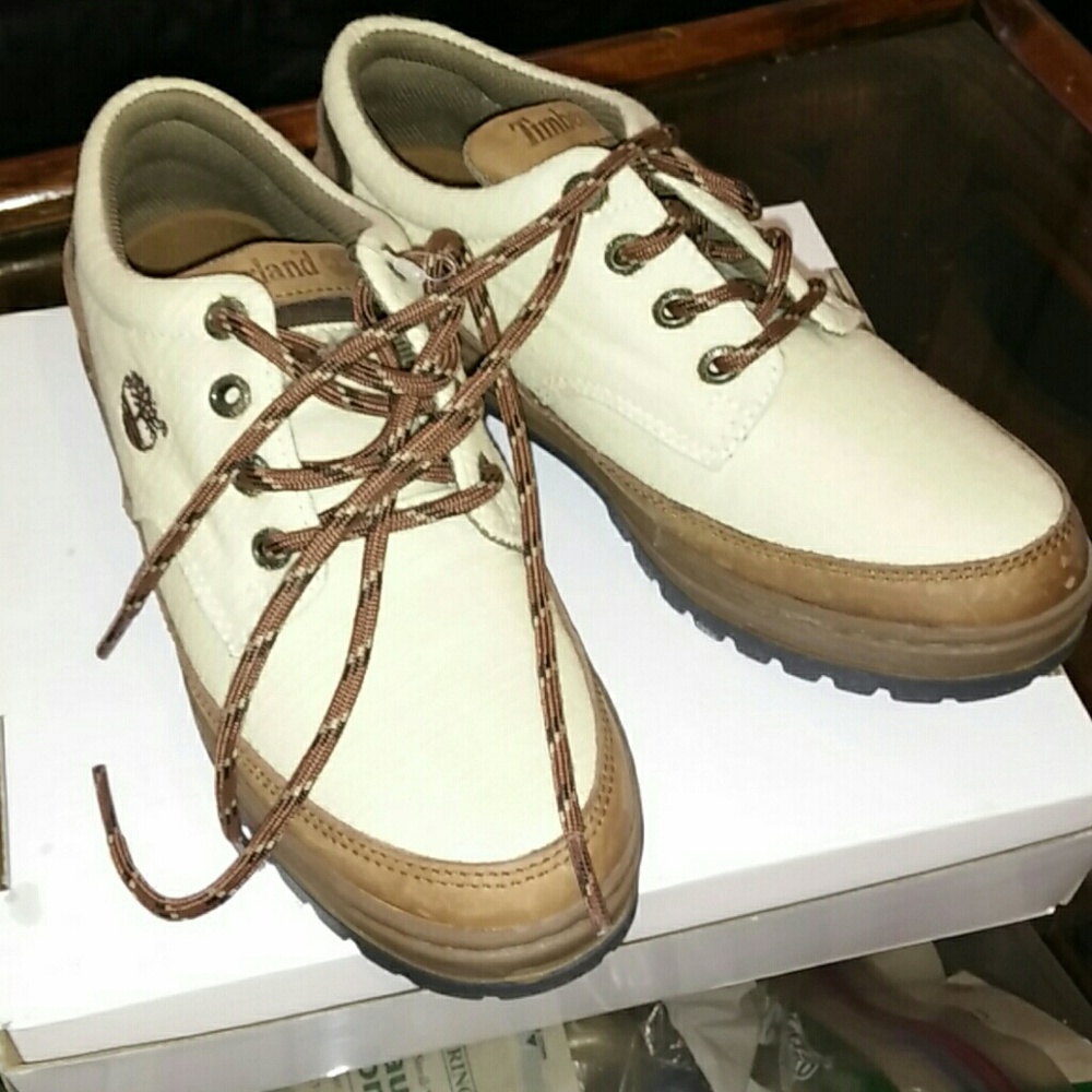 **BRAND NEW** Womens cream and suede Timberland's