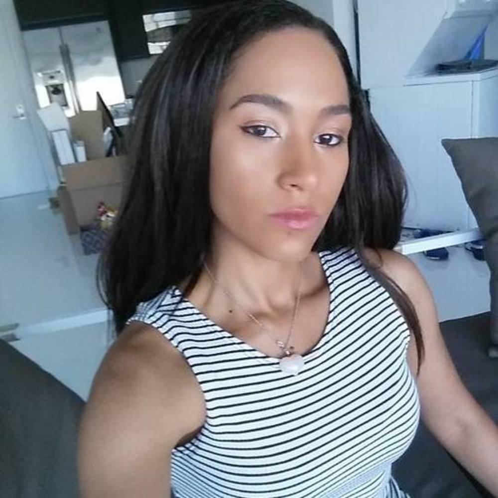 Meet your Posher, Yanira