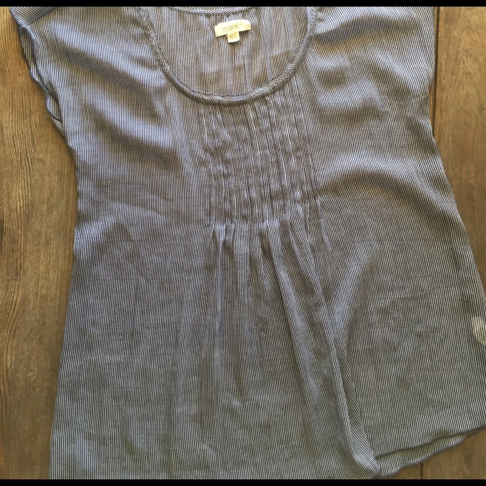 Navy Arie thin shirt size xs