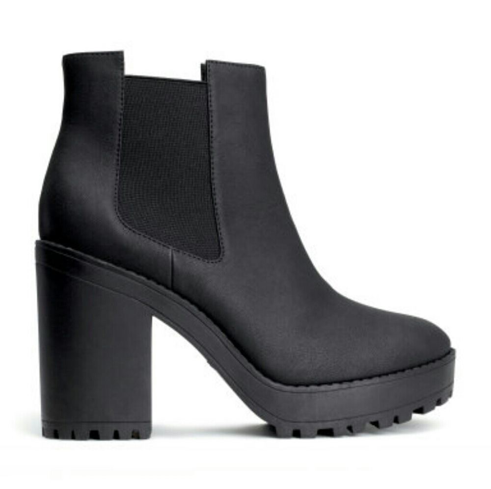 H&M Divided platform heel