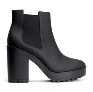 H&M Divided platform heel