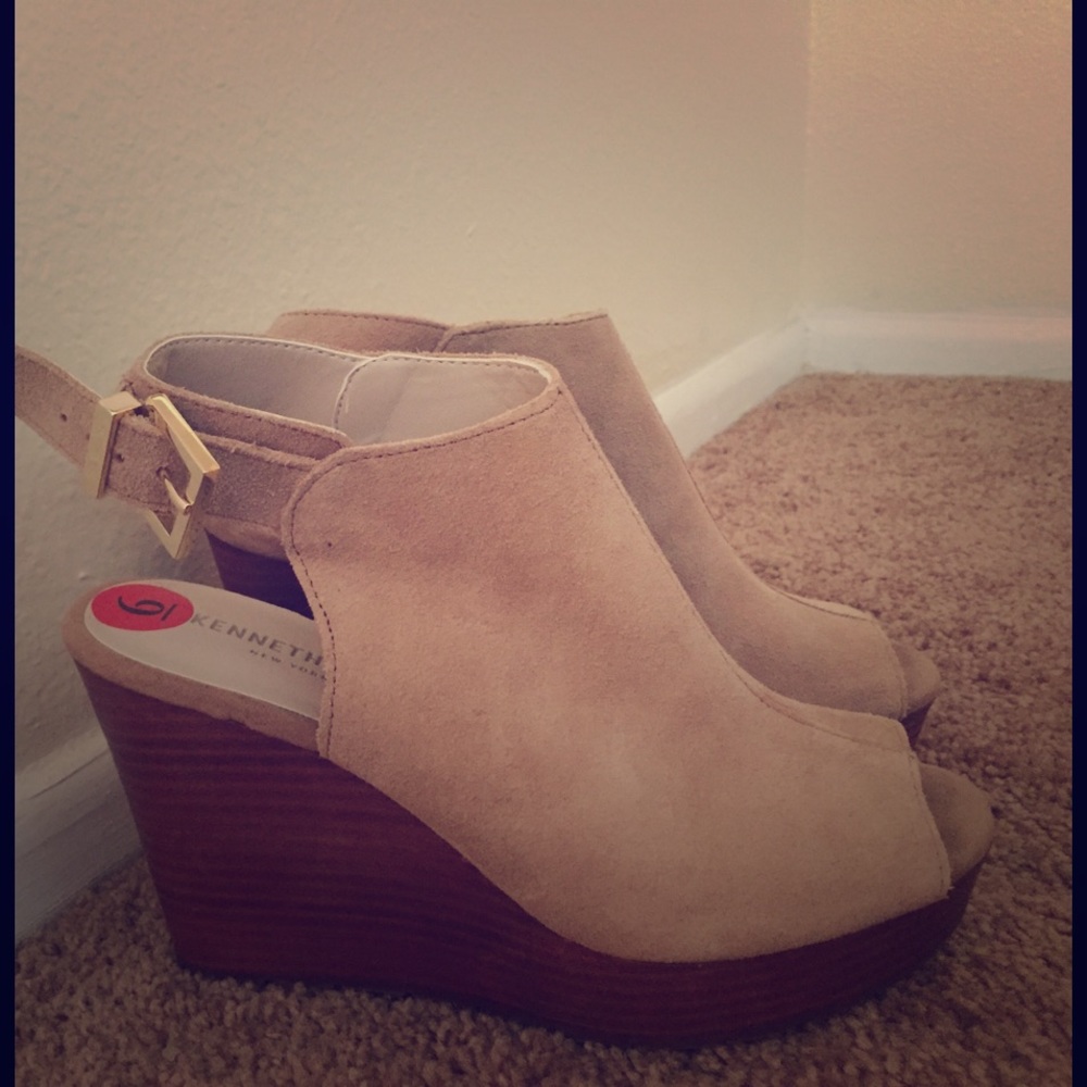 Kenneth Cole Wedges