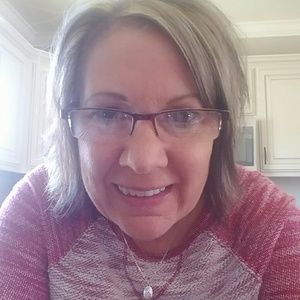 Meet your Posher, Stephy