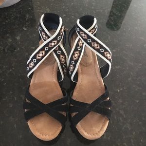 Minnetonka wedges size 7