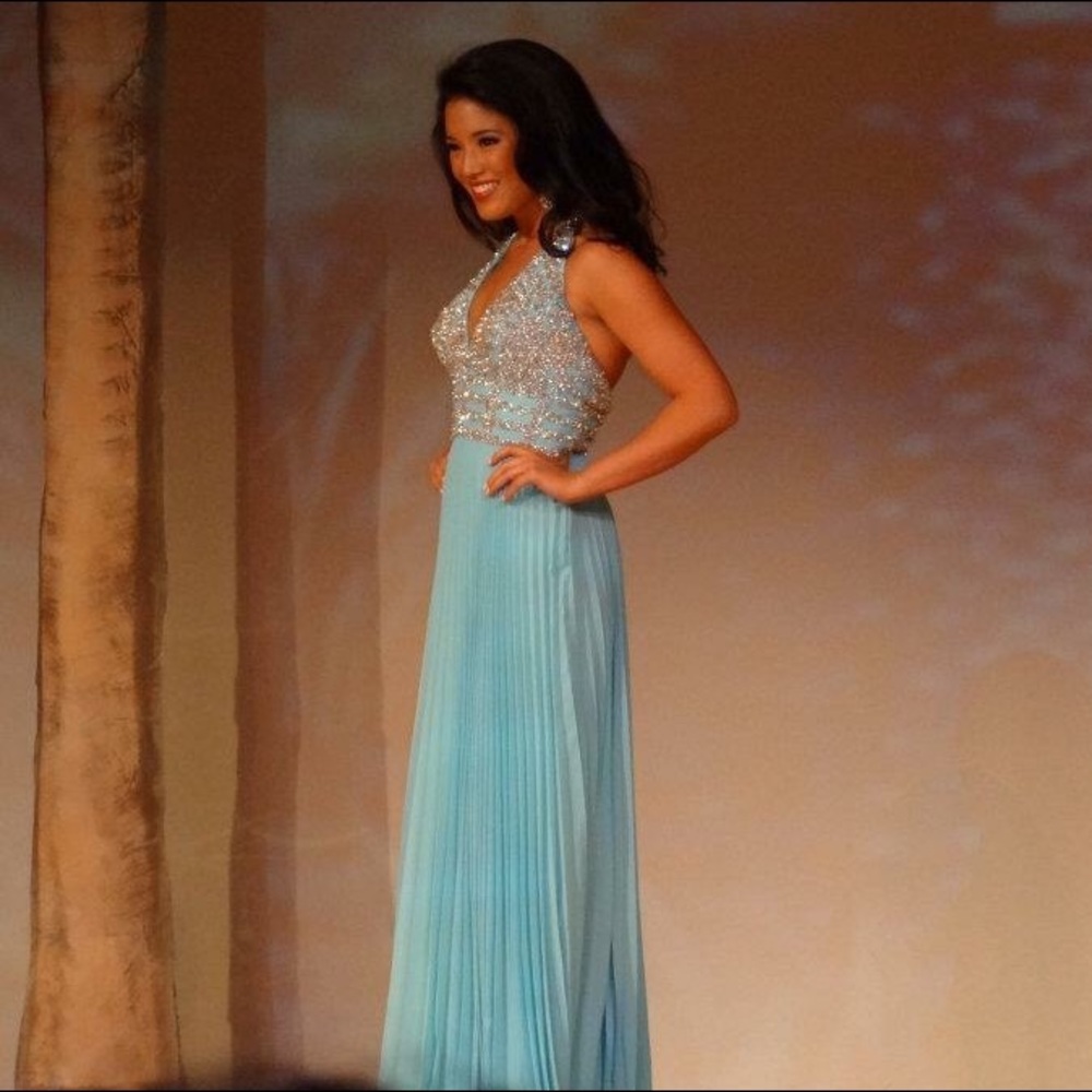 Tony Bowls Gown size 4