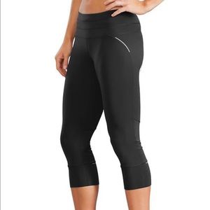 Athleta relay Capri size large