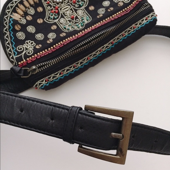❗SOLD❗🎉HP🎉NEW asos handmade black belt purse - Picture 5 of 6
