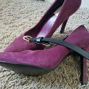 Purple pumps