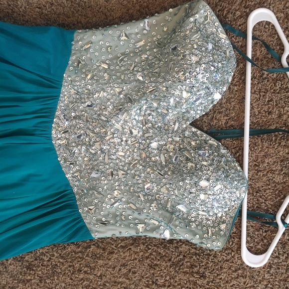 Prom Dress - Picture 3 of 4