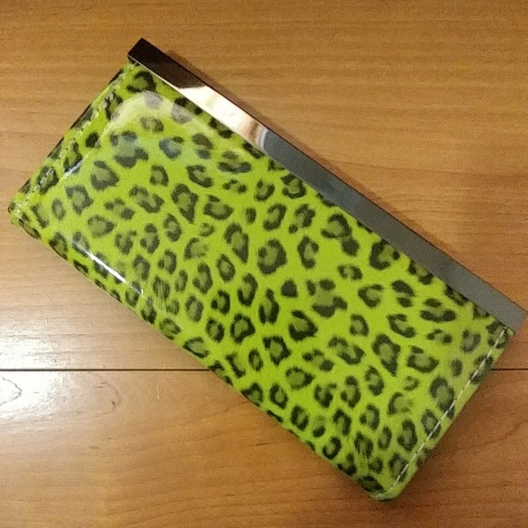 Green Leopard Print Faux Patent Wallet - Picture 2 of 4