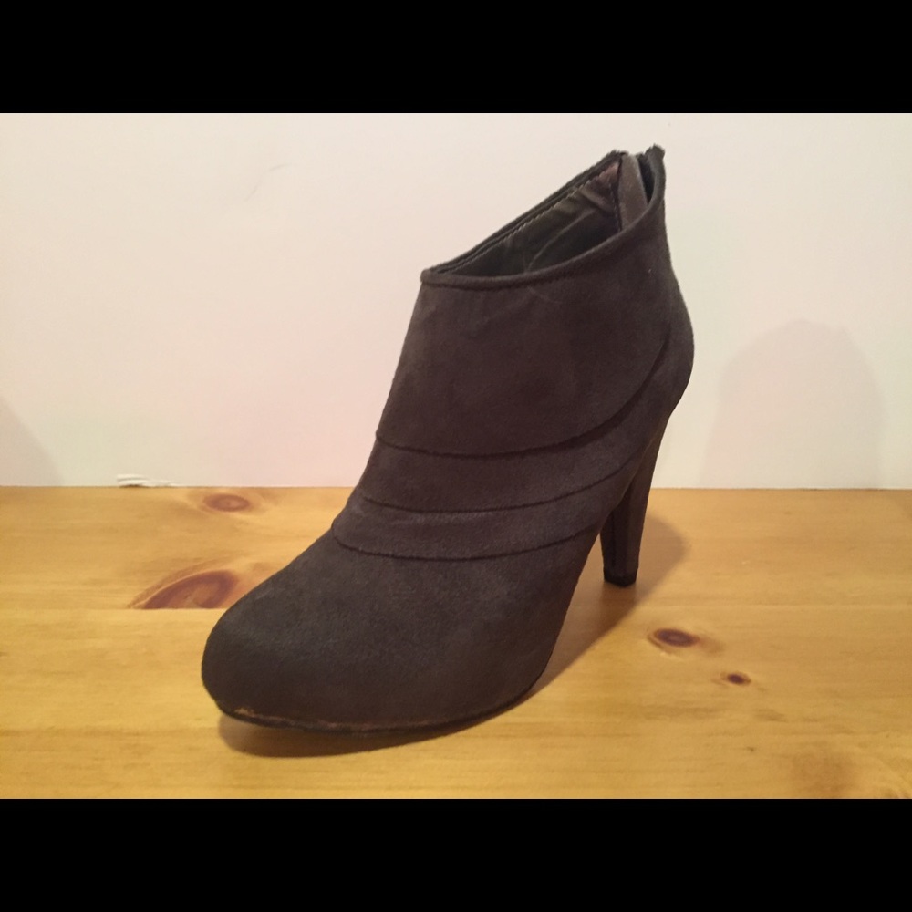 Women's Mossimo Heels - Brown - size 7.5