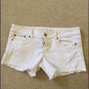 american eagle white stretch jean shorts size 8