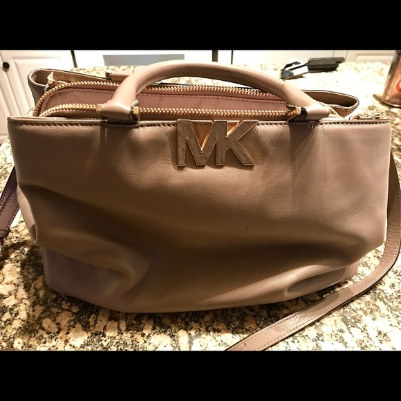 3 MK Purses and 1 MK wallet! - Picture 2 of 8