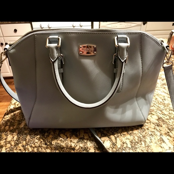 3 MK Purses and 1 MK wallet! - Picture 4 of 8