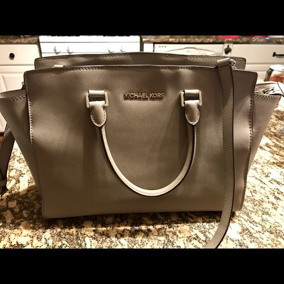 3 MK Purses and 1 MK wallet! - Picture 6 of 8