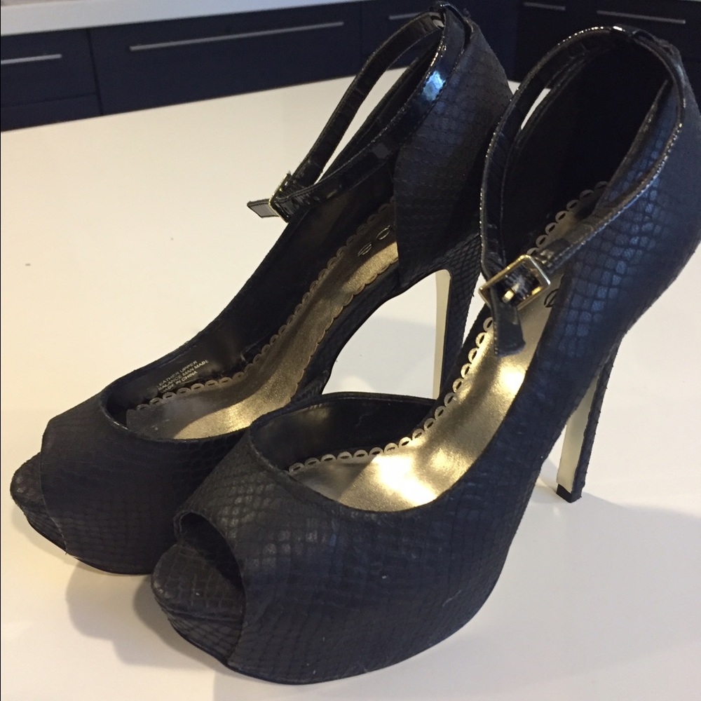High heel shoes