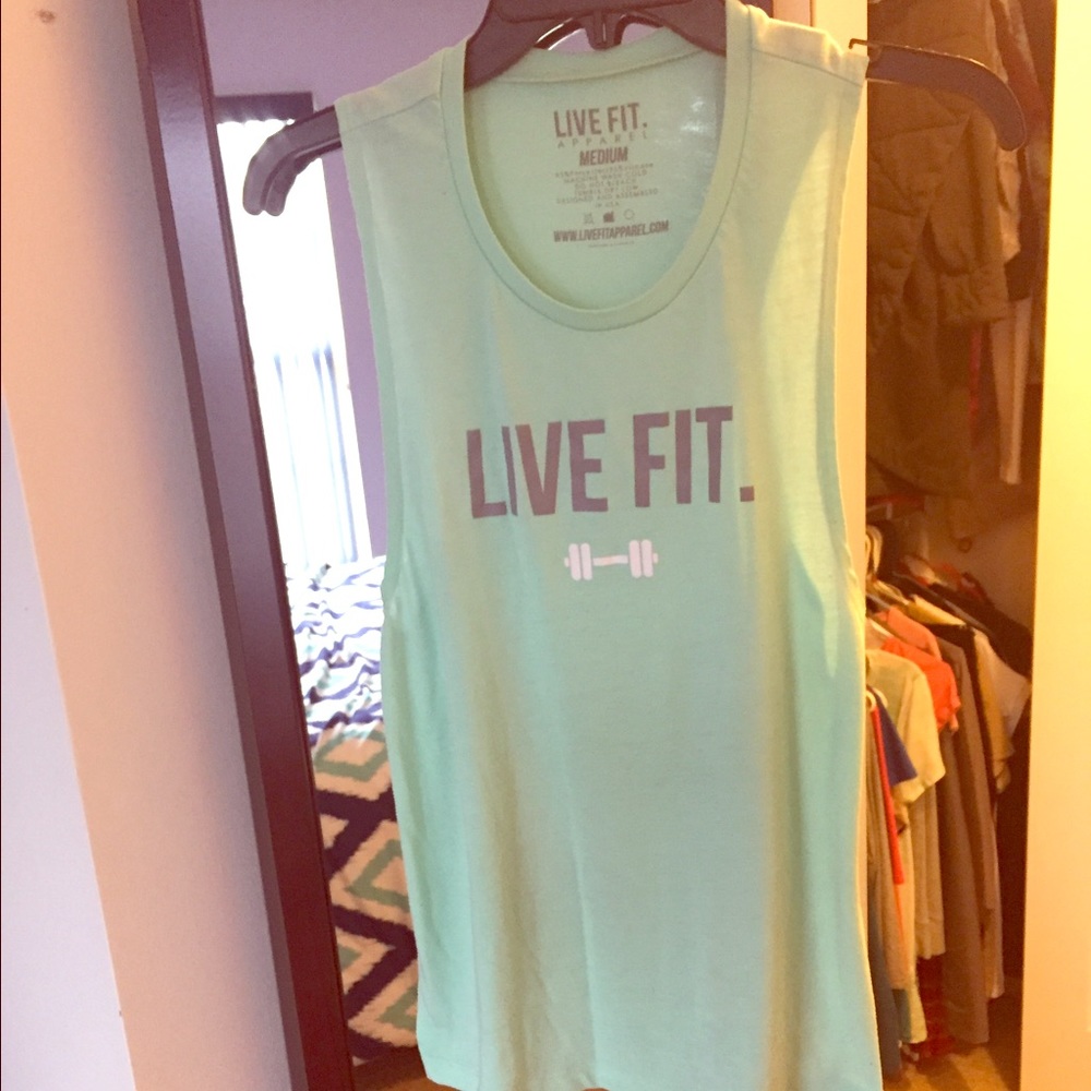 Live fit women's athletic top