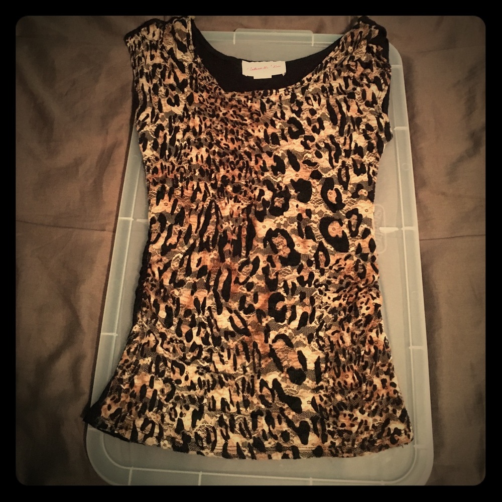 Fitted tshirt, dressy cheetah