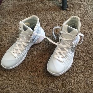 White nike hyperdunks