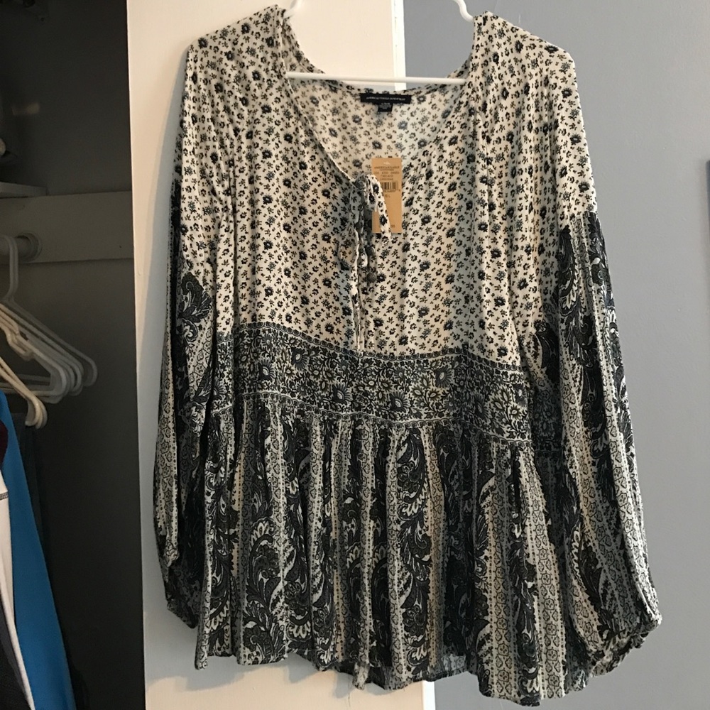 NWT AE flowy peasant top
