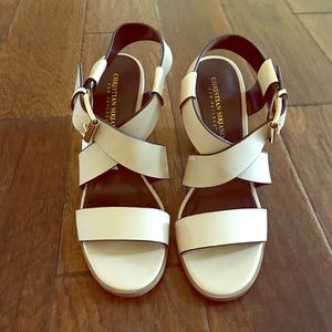 NWT Grey taupe heeled Sandals.