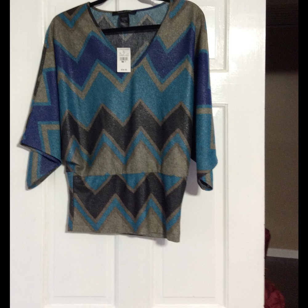 Multi-color top