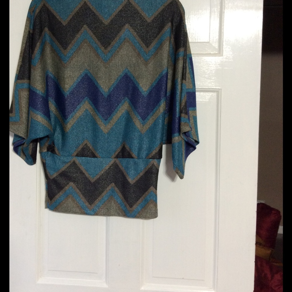 Multi-color top - Picture 3 of 3