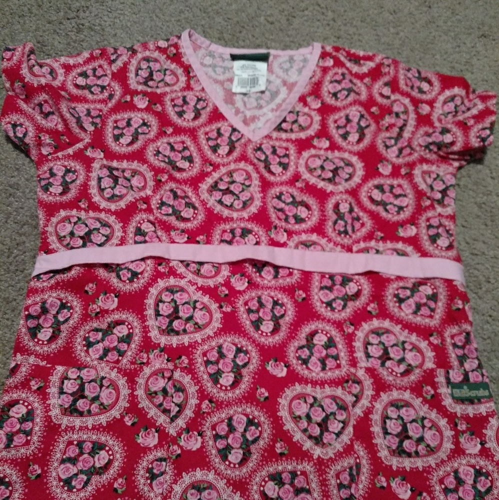 Scrub top