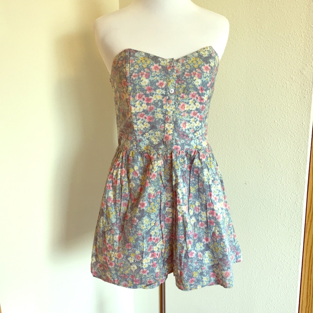 MOVING SALE 🌟 Urban Outfitters vintage romper