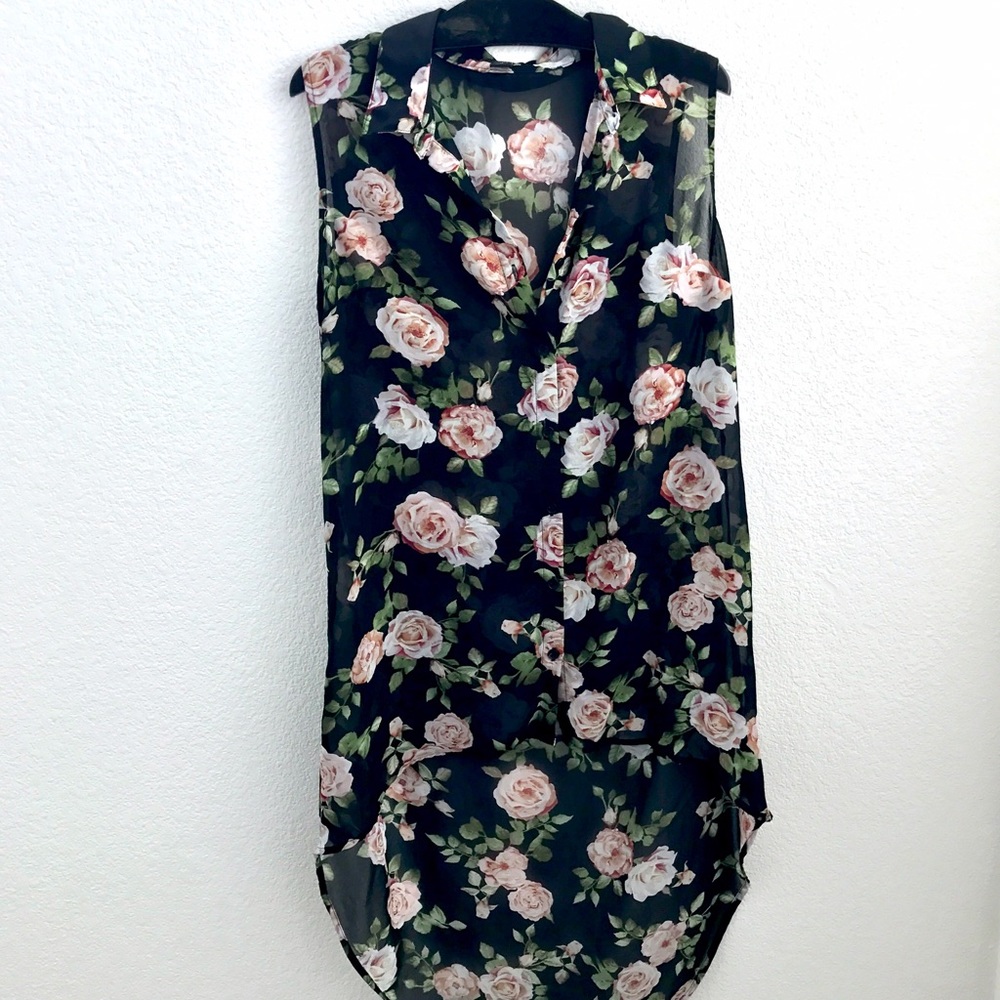SOLD 🥀Floral high-low top🥀