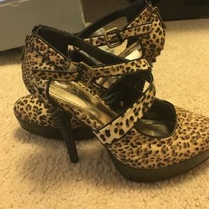 Leopard shoes