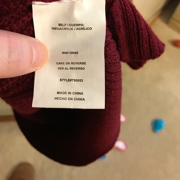 Sweater and scarf - Picture 3 of 3