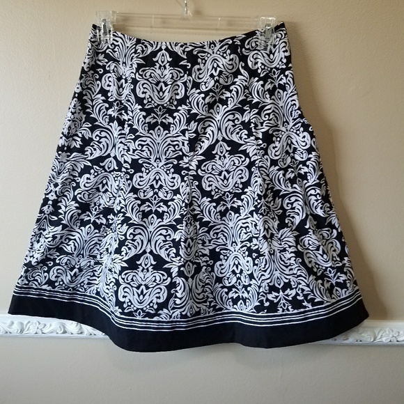 Dress Barn Dresses & Skirts - EUC Dress Barn Skirt SZ 10