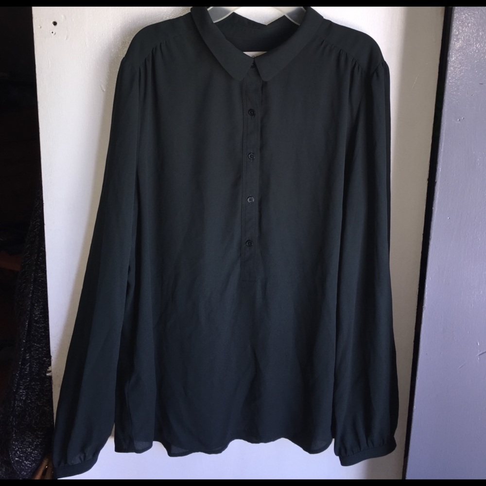 Hunter Green buttoned blouse