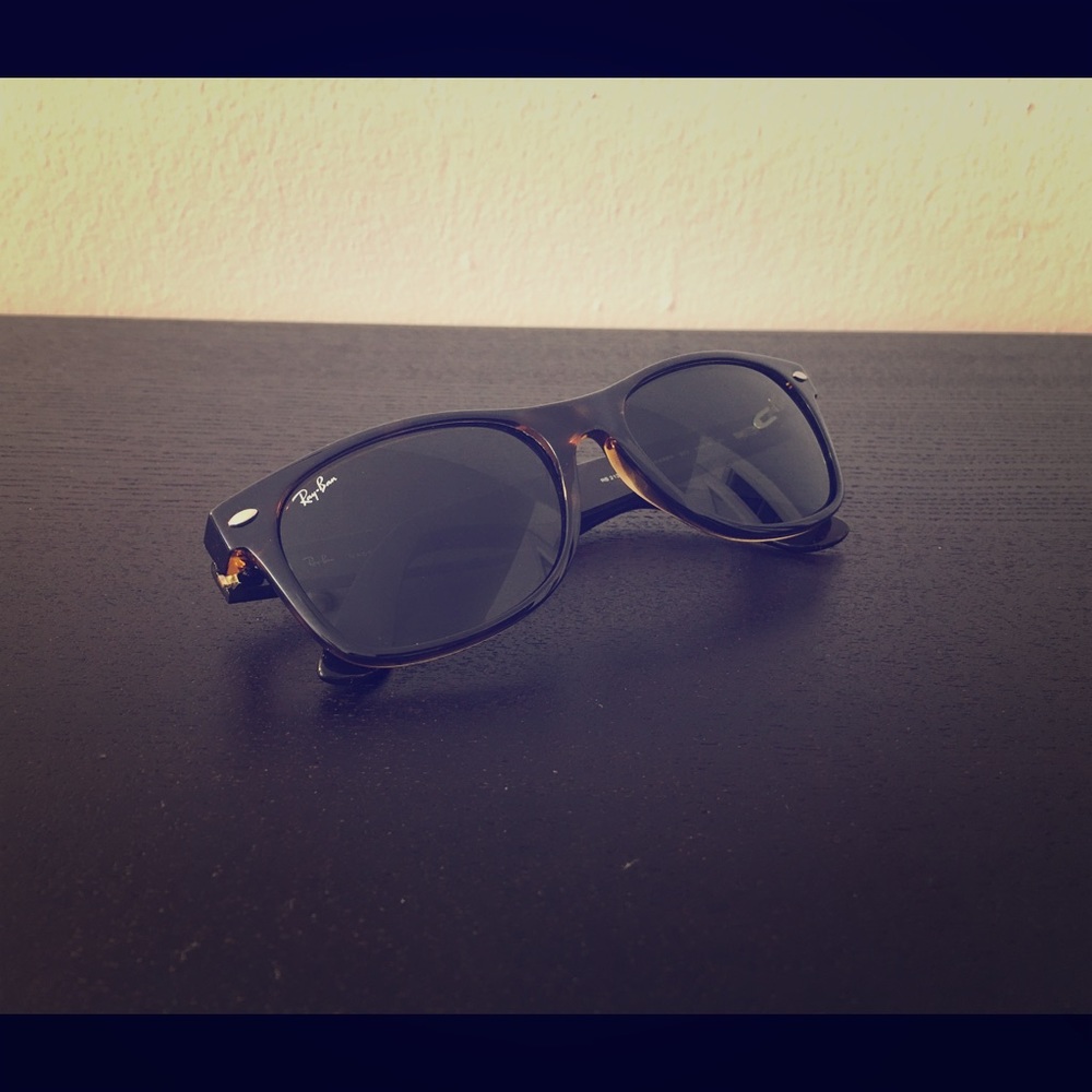 Original Ray-Ban Wayfarer sunglasses 😎