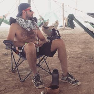 Meet your Posher, Tomas