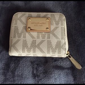 Micheal kors wallet