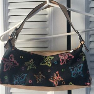 Cute small bag!!! 😍🦋