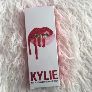 Kylie head over heels lipkit