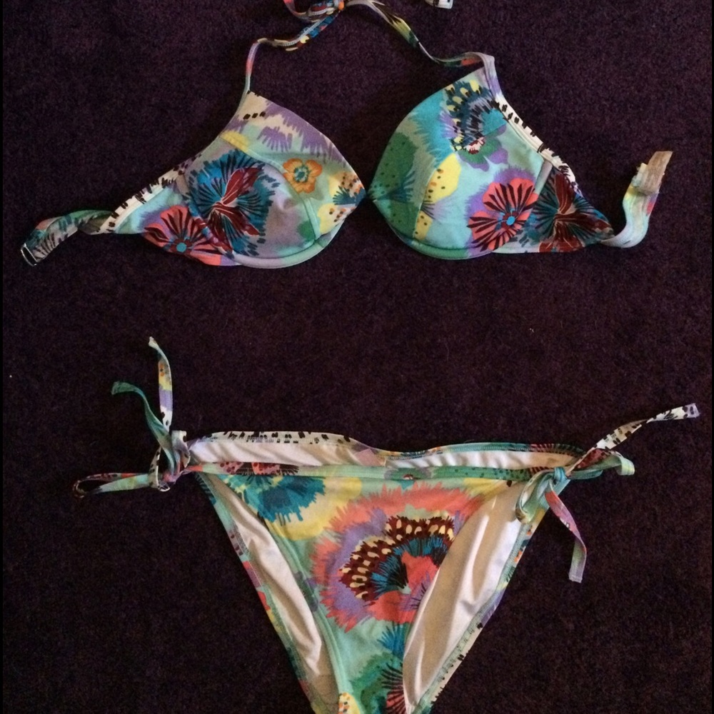 Victoria's Secret bikini