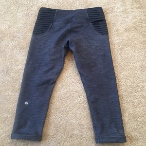 Lululemon Size 8 Active Crop Pants