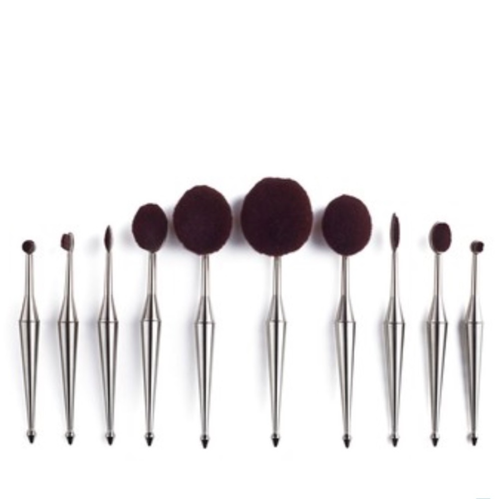FACEBASE oval brush set