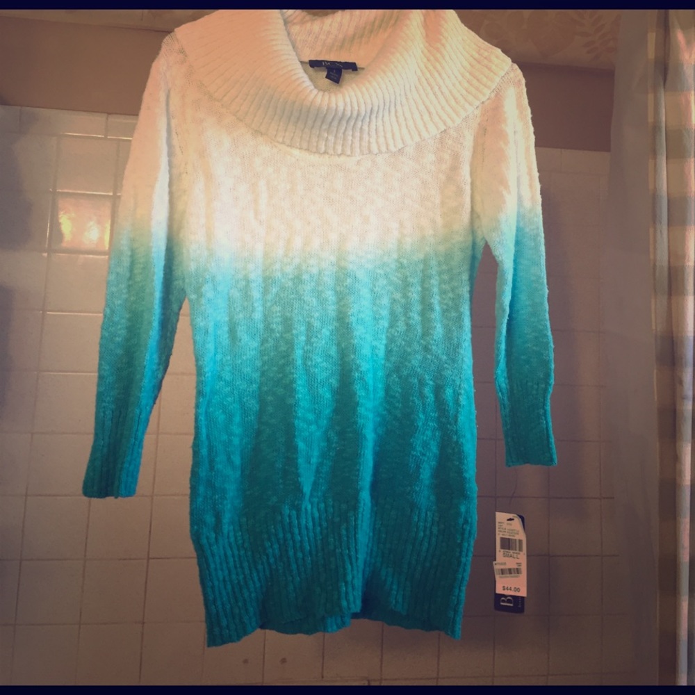 Brand new sweater ! Super cute!