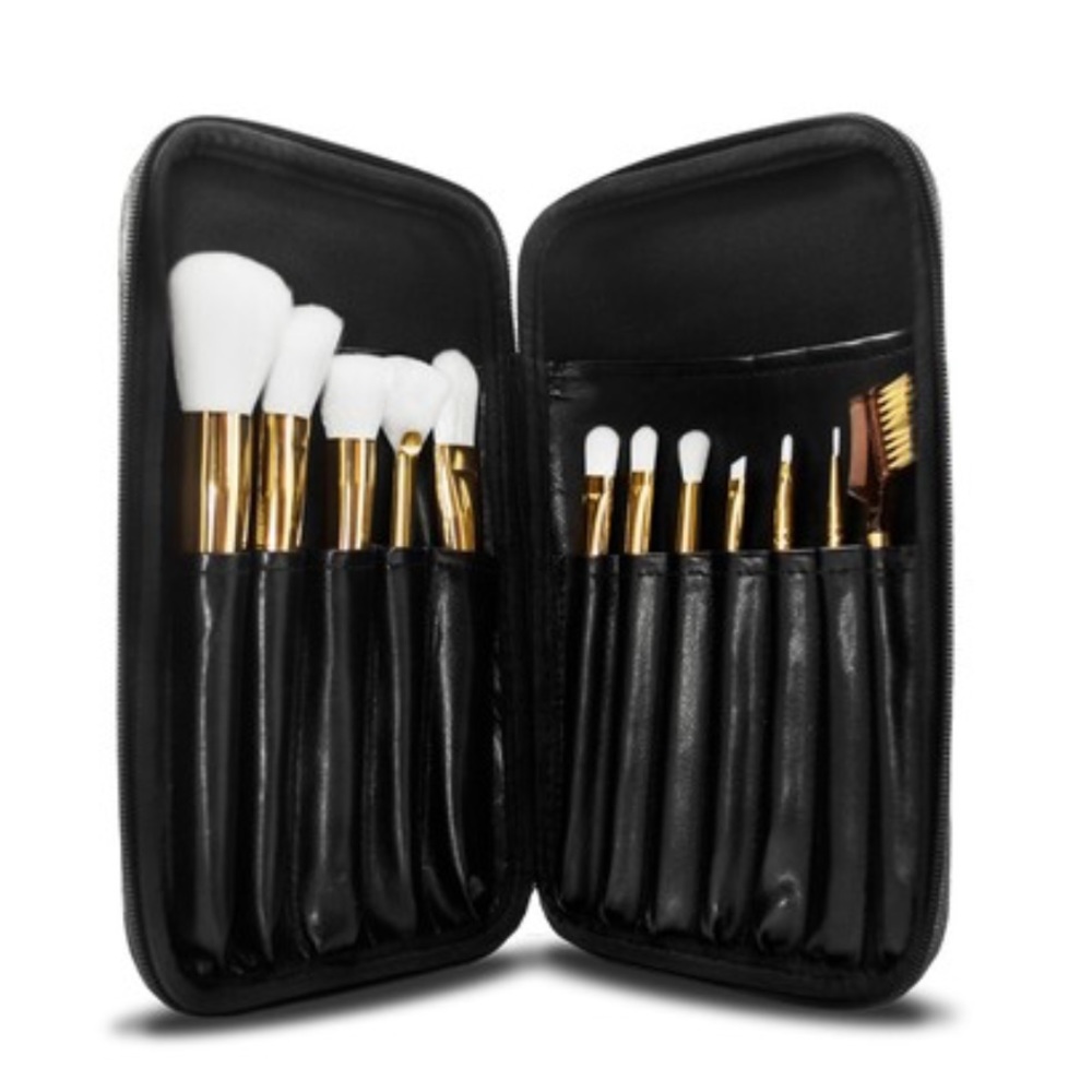 FACEBASE brush set and hard cover
