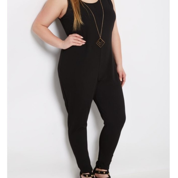 Textured Knit Jumpsuit w/ Geo Necklace BNWT - Picture 2 of 4