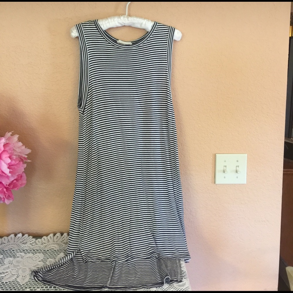 Size S black striped tunic