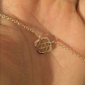 Kendra Scott necklace