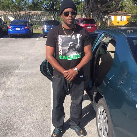 Meet your Posher, Andrew - Picture 1 of 1