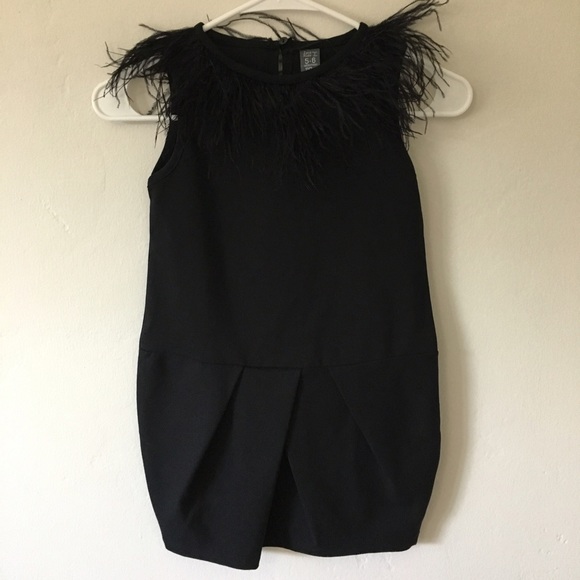 •SOLD• Girls Zara Dress Black with Feather Detail - Picture 1 of 8