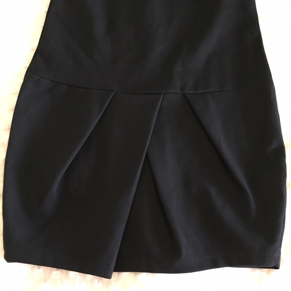 •SOLD• Girls Zara Dress Black with Feather Detail - Picture 7 of 8